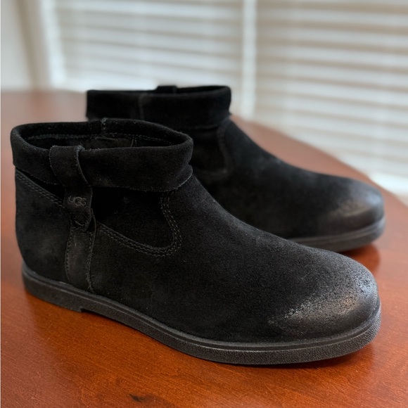 NWOT - UGG Josefene Cuff Boots- Black Suede Leather - size 8.5 - Picture 9 of 13